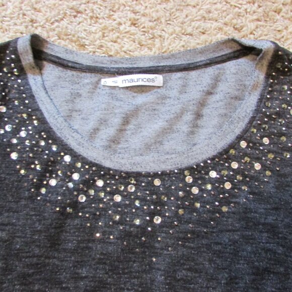 Maurices Plus 0 14W Black Gray Rhinestone Bead Neckline Tunic Knit Shirt EUC - Picture 2 of 3